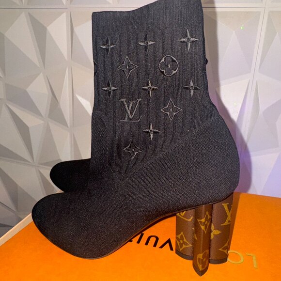 LOUIS VUITTON SILHOUETTE ANKLE BOOT- SIZE 40- WIDTH NORMAL- COLOR NOIR - Picture 1 of 7